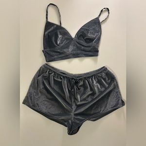 ☀️Victoria’s Secret Sleep Set Ribbed Bralette Top & Shorts